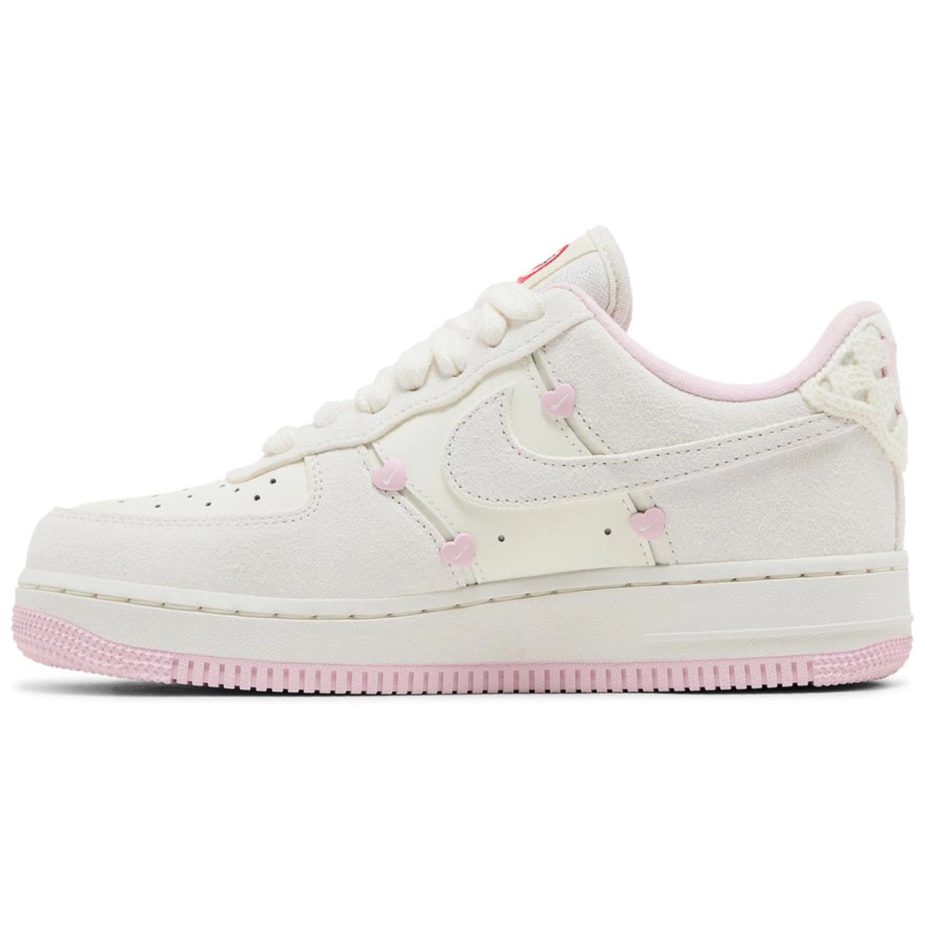 Tênis Nike Air Force 1 Low 'Valentine's Day' (2025)