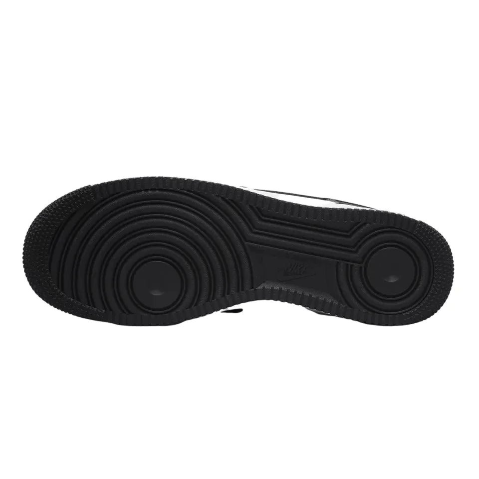 Tênis Nike Air Force 1 '07 LV8 'Panda'